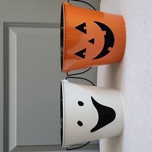 Cute, small, metal Halloween decorative  buckets